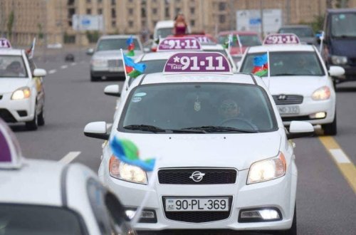 Məsuliyyətsizlik yoxsa təxribat: Taksi şirkətini kim nədən “vurdurur”?