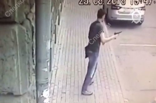 Moskvada polislərə silahlı hücum - VİDEO