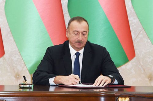 İlham Əliyev Mixail Timofeyevi “Tərəqqi” medalı ilə təltif edib