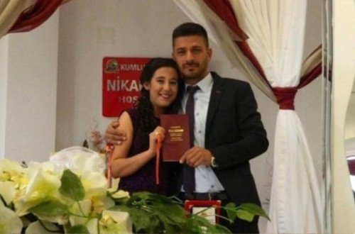 Gəlin qaynatasının evindən gələndən sonra tüfənglə özünü güllələdi – Ürəkdağlayan FOTOLAR