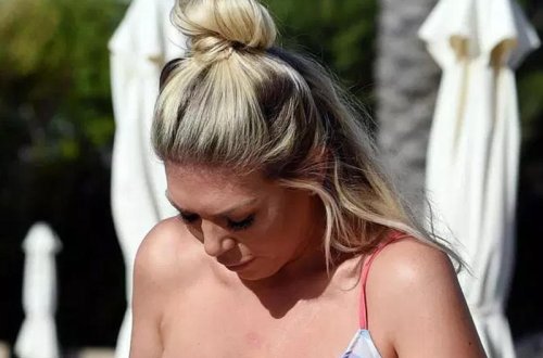 Paltarı açılan şou ulduzunun sinəsi göründü - FOTO