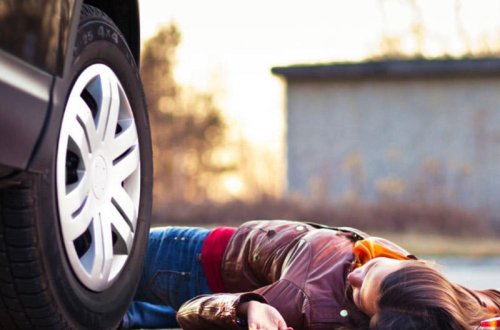 Bakıda 22 yaşlı qızı avtomobillə vuran sürücü qaçdı