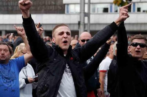 Almanlar miqrantlardan bezib: Rədd olun!