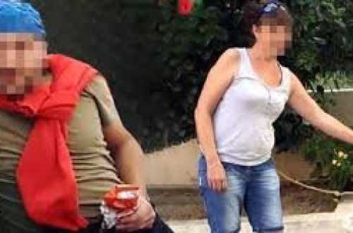 Bıçaqla üstünə gələn oğlundan qorxub özünü pəncərədən atdı - FOTO