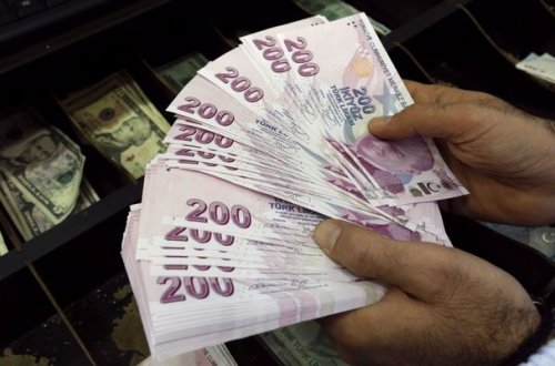 Türkiyədə dolların “qızdırması” düşmür