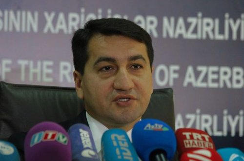 Hikmət Hacıyev: Hindistanın Ermənistana silah satması məsələsi araşdırılır