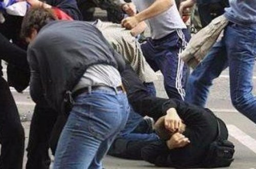 Şamaxıda toyda dava düşdü - Yaralanan var