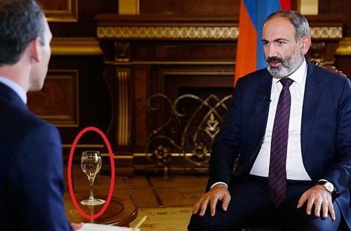 Nikol Paşinyanın protokol xidmətinin kobud səhvləri - FOTO