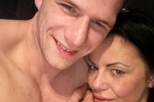 Kişi xəyanətdə günahlandırdığı sevgilisinin alnına möhür vurdu, qadın adyala bürünüb qaçdı... - FOTO