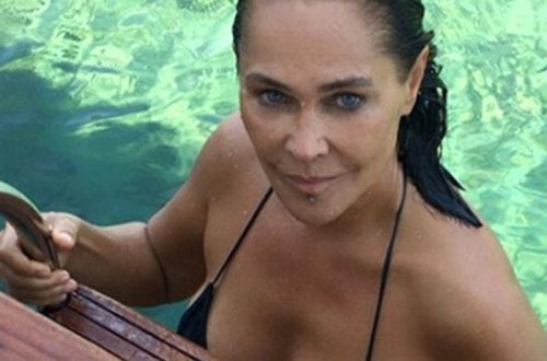 54 yaşlı Hülya Avşardan yaşına meydan oxuyacaq bikinili VİDEO - FOTO