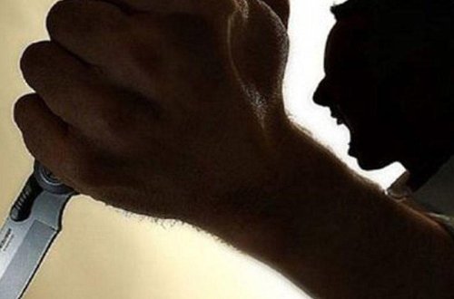 Gəncədə dəhşət: ər arvadını məhkəmə qarşısında qətlə yetirdi