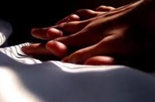 Nənə rəfiqəsini nəvəsi ilə cinsi əlaqədə olarkən tutdu - 