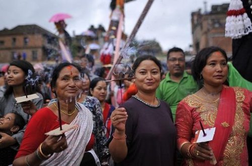 Övladlarını inək əvəzinə festivala aparırlar - FOTO
