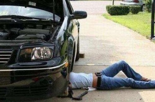 47 yaşlı kişinin üzərinə maşın düşdü