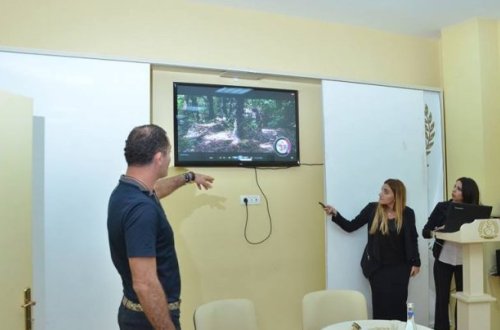 Dünya şöhrətli ovçu Etika Akademiyasında - FOTO