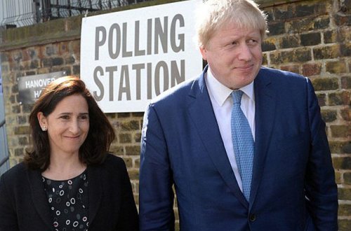 Arvadı məşhur siyasətçini evdən qovdu - VİDEO