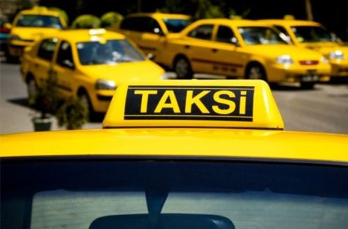 Bakıda anamgilə gedirəm deyən gəlin taksidə soyunub otelə getdi - VİDEO