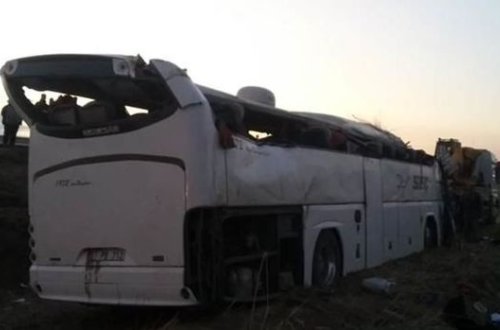 Türkiyədə avtobus dərəyə yuvarlandı: çox sayda ölü və yaralılar var