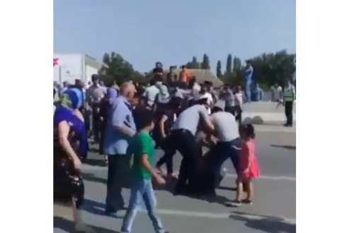  SON DƏQIQƏ:  Ağdaşda polislə əhali arasında qarşıdurma – Video