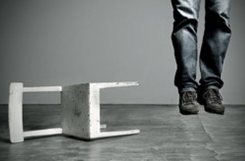 Sumqayıtlı gənc sevdiyi qıza görə özünü asıb