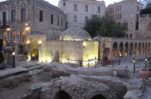 İçərişəhərdə Bakı xanının hamamı tapıldı