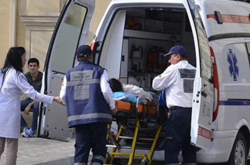 Ağdaş sakini dəmir parçasını həmyerlisinin qarnına soxdu