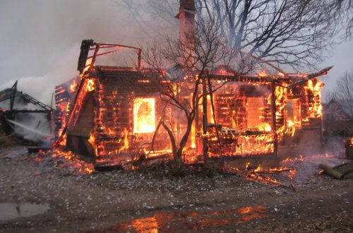 Ağsu sakini evində diri-diri yanaraq öldü