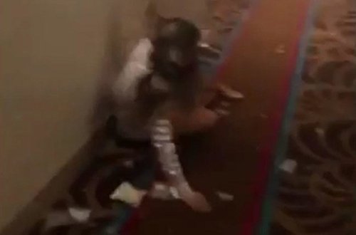 İçkili qız gecə saatlarında oteli bir-birinə qatdı - VİDEOsu yayıldı