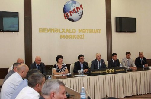 Şura Bakının düşmən işğalından azad olunmasının 100 illiyinə həsr olunmuş konfrans keçirib