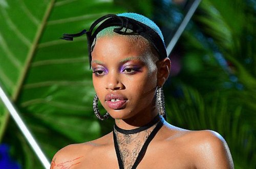 Rianna kolleksiyasını göstərdi, hamilə model çılpaq yürüdü - FOTO