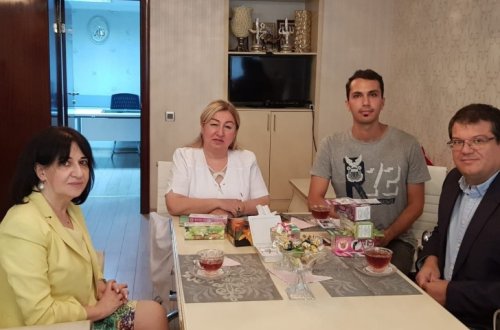 BMT-nin institut direktoru “Nərgiz” klinikasında olub