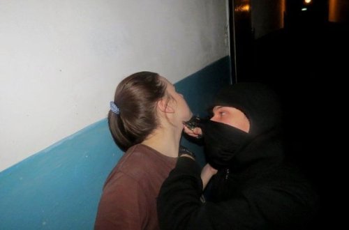 Bakıda qadına qarşı əxlaqsız hərəkətlər edən xalaoğlanları tutuldu - FOTO