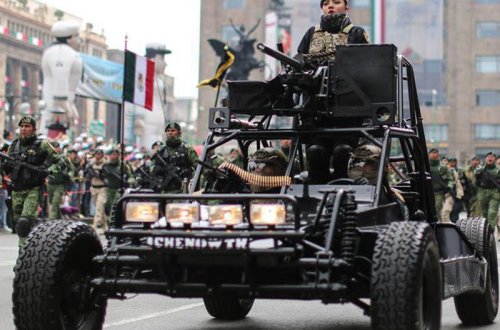 Mexikodan hərbi parad keçdi - FOTO