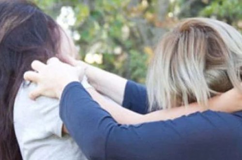 Azərbaycanda direktorla müəllimlər saçyolduya çıxdılar (VİDEO)