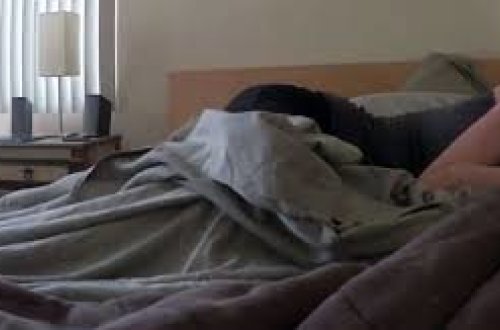 Arvadının alt paltarının fotolarını internetdə yaydı, nömrəsini kişilərə payladı