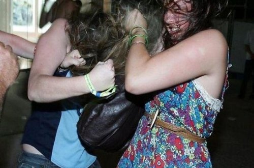 Müəllimələrilə saçyolduya çıxan məktəb direktoru işdən çıxdı – VİDEO