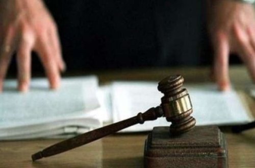 Bəraət aldığını eşidən dustaq huşunu itirdi - MƏHKƏMƏDƏ