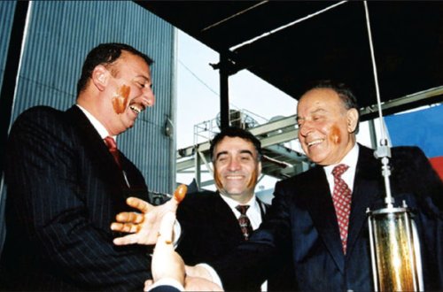 Bu gün Azərbaycanda Neftçilər günüdür