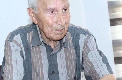Xalq artisti biabır etdi: “Efirə lüt çıxır, alt paltarı görünür”