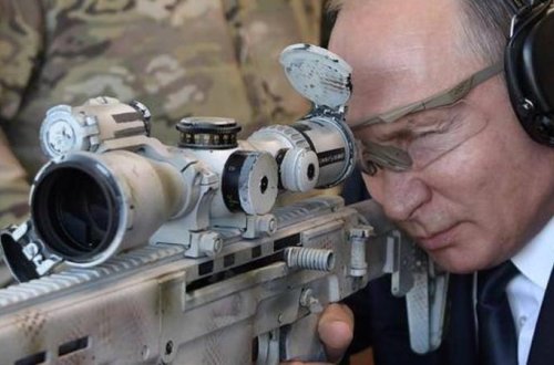 Putin snayperlə atəş açdı - FOTO/VİDEO