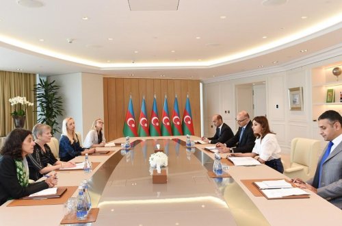 Mehriban Əliyeva: Azərbaycanın ərazi bütövlüyü bərpa olunmalı, qaçqınlar öz doğma yurdlarına qayıtmalıdırlar və bundan sonra regionda sülh bərqərar olacaq (FOTO) (YENİLƏNİB)