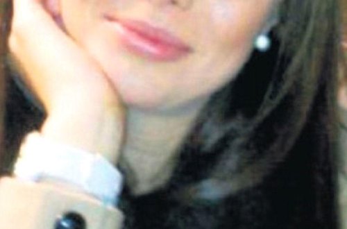 Çılpaq şəkilləri ilə şantaj edilən qadın: Mənimlə olmaq istədiyini dedi - FOTO