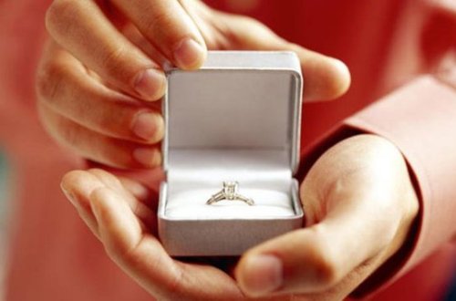 Sevgilisinə evlilik təklifi etmək üçün bötöv meşəni yandırdı: Hamı bu gəncdən danışır - FOTO