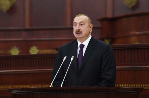 İlham Əliyev Milli Məclisin 100 illiyi ilə bağlı təntənəli iclasda - FOTO + YENİLƏNİB