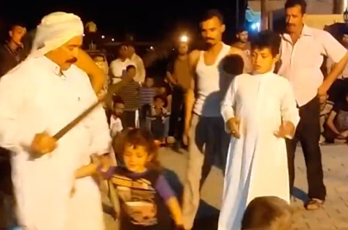 `Oğlunun başını kəsən ata` saxta videosunun əsl görüntüləri – VİDEO