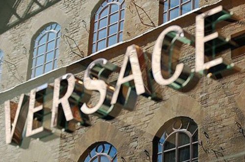 “Versace” modalar evi 2 milyard dollara satışa çıxarılır