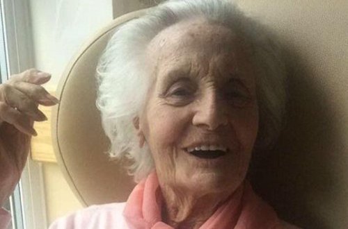 Nəvə xəstə nənəsinin boğazını kəsdi - 