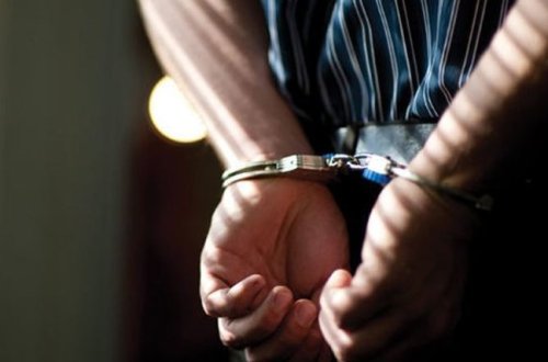 Azərbaycanda anasının sevgilisini öldürən yeniyetmə məhkəməyə müraciət etdi