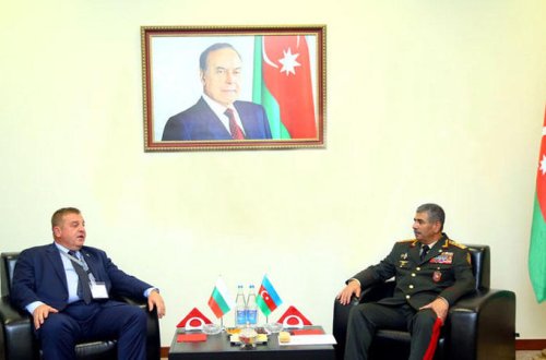 Zakir Həsənov bolqarıstanlı həmkarı ilə görüşdü