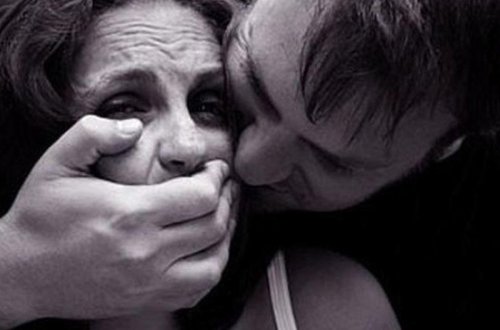 Qadını zorlamaq istədi, qonşular köməyə gəldi - Bakıda